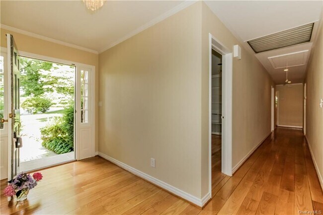 Building Photo - 315 Underhill Rd