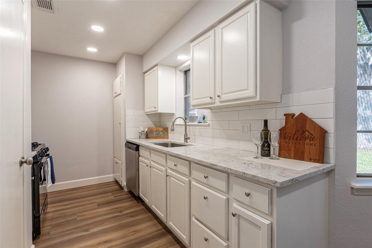 Foto principal - 2112 Sierra Dr