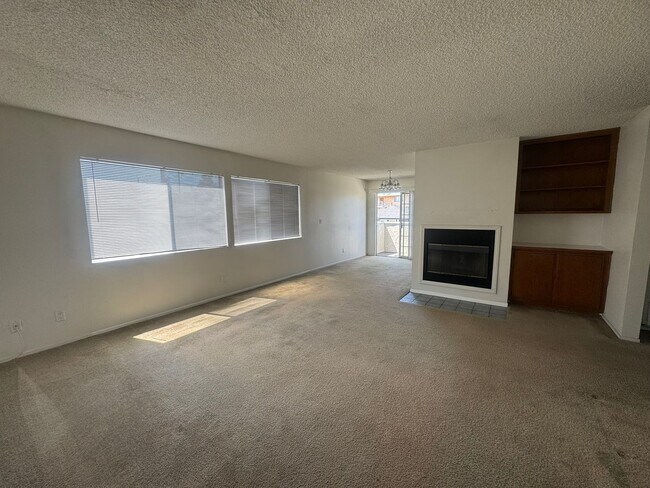 Foto del edificio - $2,395! Spacious Upstairs 2 Bedroom, 2 Bathroom Apartment with 2-Car Garage! 90710