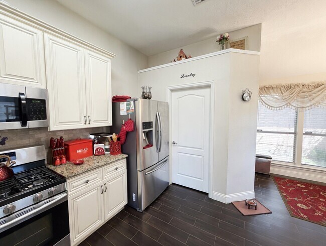 Building Photo - 18015 Oak Cottage Ct
