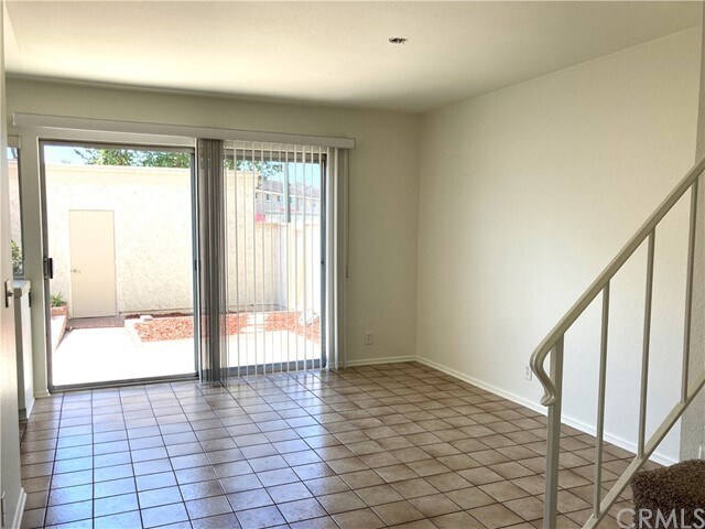 Foto del edificio - 14302 Baker St