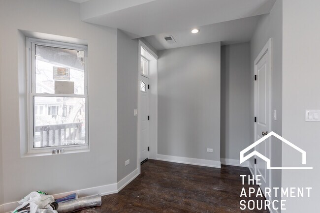 Foto del edificio - 3135 N Oakley Ave