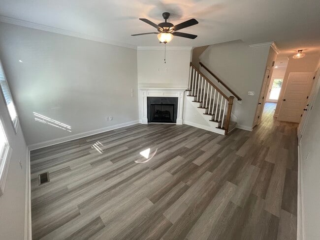 Building Photo - Townhome For Rent