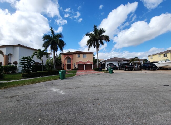 Foto del edificio - 6442 SW 157th Ct