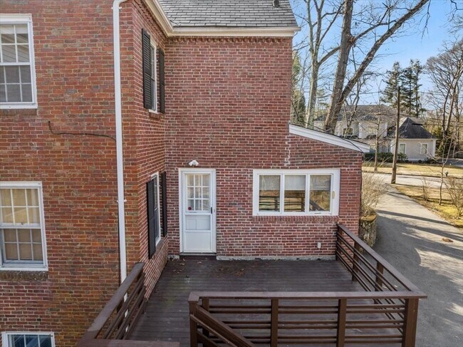 Building Photo - 62 Rangeley Rd