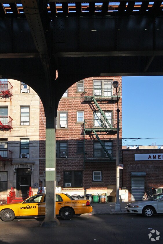 Foto del edificio - 36-29 31st St