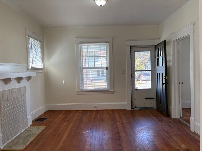 Photo - 2 Bedroom, 1 Bathroom House in High Point!