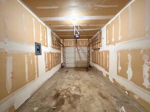 Building Photo - 2707 Westhampton Ct