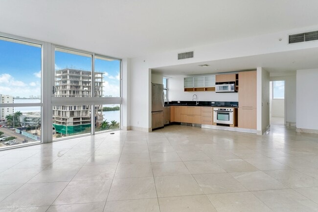 Building Photo - Spacious 3-Bedroom Bayfront Residence in North Bay Village