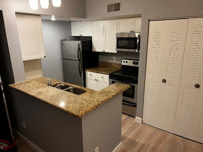 Foto del edificio - 5152 Conroy Rd