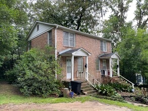Building Photo - 1338 Colonial Dr