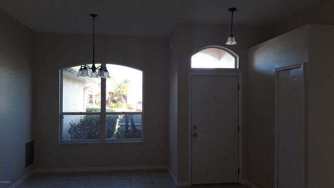 Building Photo - 6413 Whit Ct