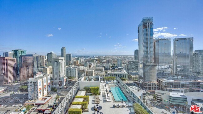 Foto del edificio - 900 W Olympic Blvd