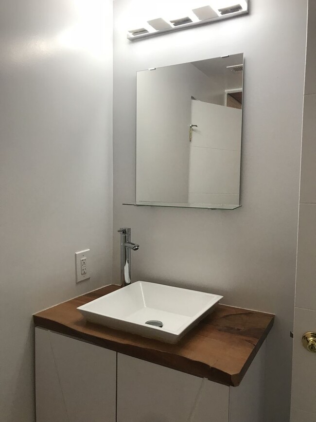 Foto del edificio - Modern 2 Bedroom in Adams Morgan!