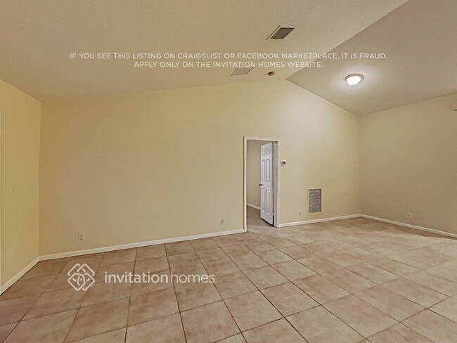 Building Photo - 14822 Paddock Dr