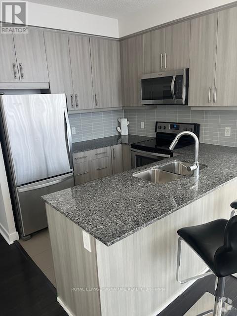 Building Photo - 3975-3975 Grand Park Dr
