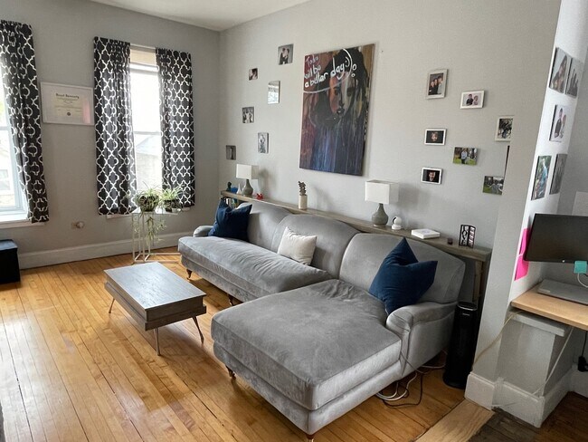 Foto del edificio - 1222 W 31st Pl