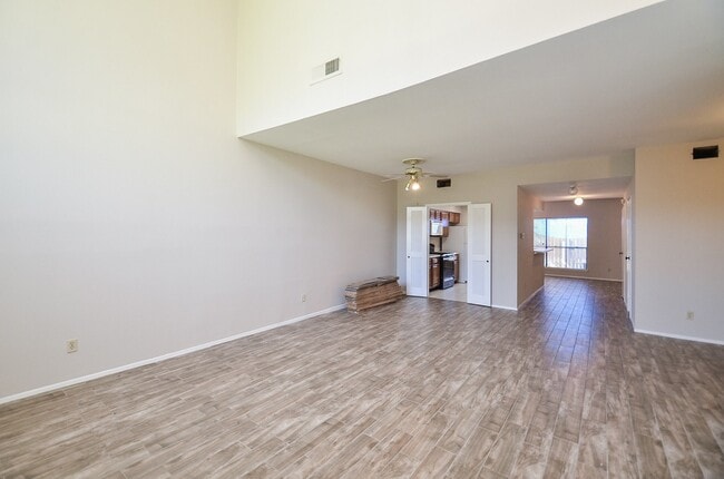 Foto del edificio - 8355 Wednesbury Ln