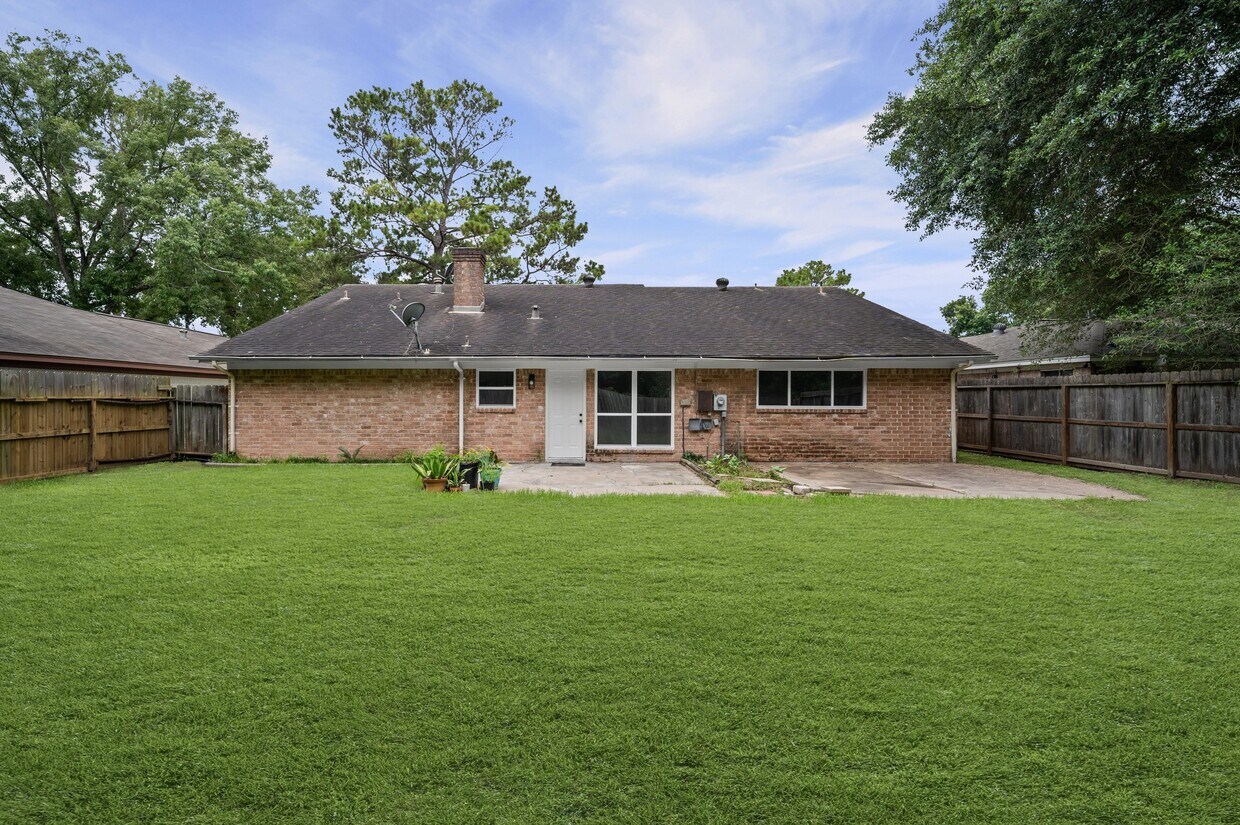 Foto del edificio - 10935 Silkwood Dr