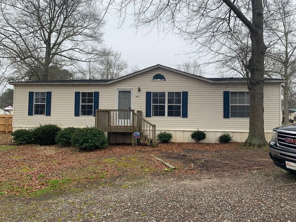 Primary Photo - 702 Sterling Dr