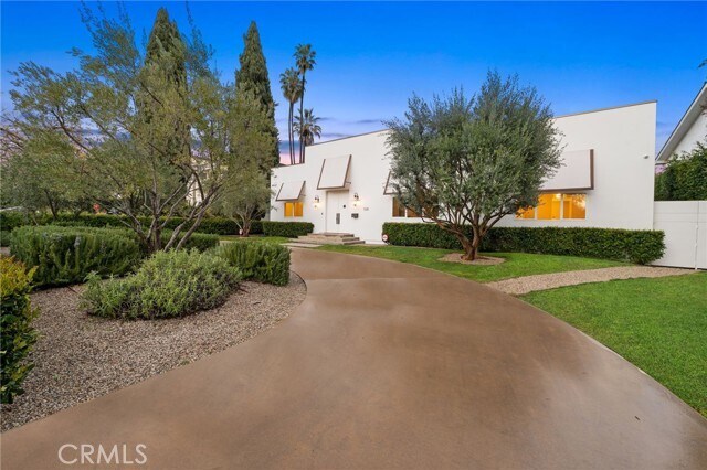 Foto principal - 520 N Rexford Dr