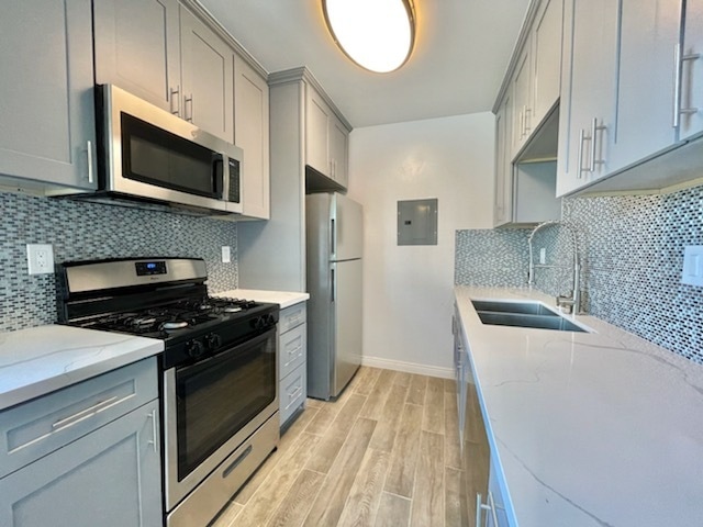 Building Photo - 1241 Tamarind Ave