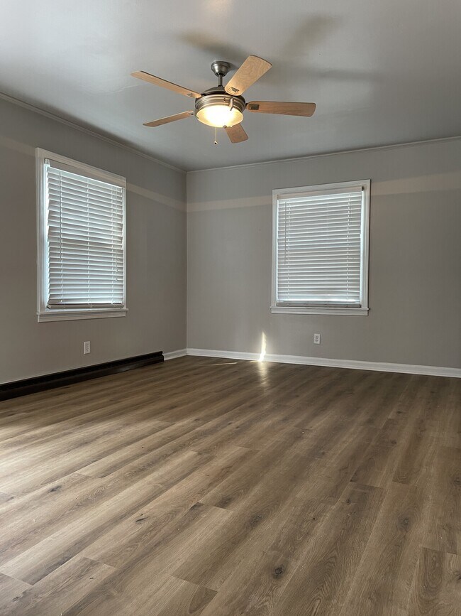 Building Photo - 2321 Corby