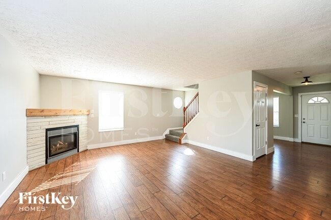 Building Photo - 671 McCormick Ln
