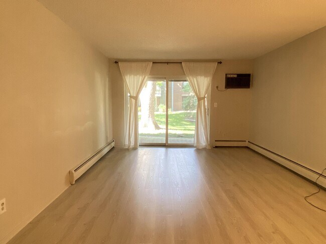 Foto del edificio - 2800 Hamline Ave N