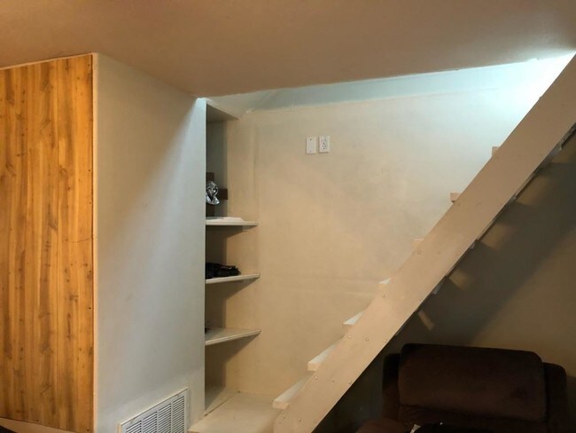 Foto del edificio - 824 W 17th St
