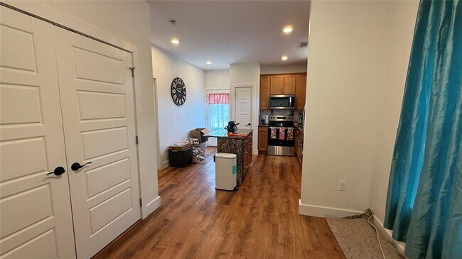 Foto del edificio - 2415 Ridgeview Dr