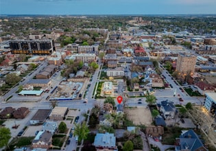 Building Photo - 3860 Dodge St