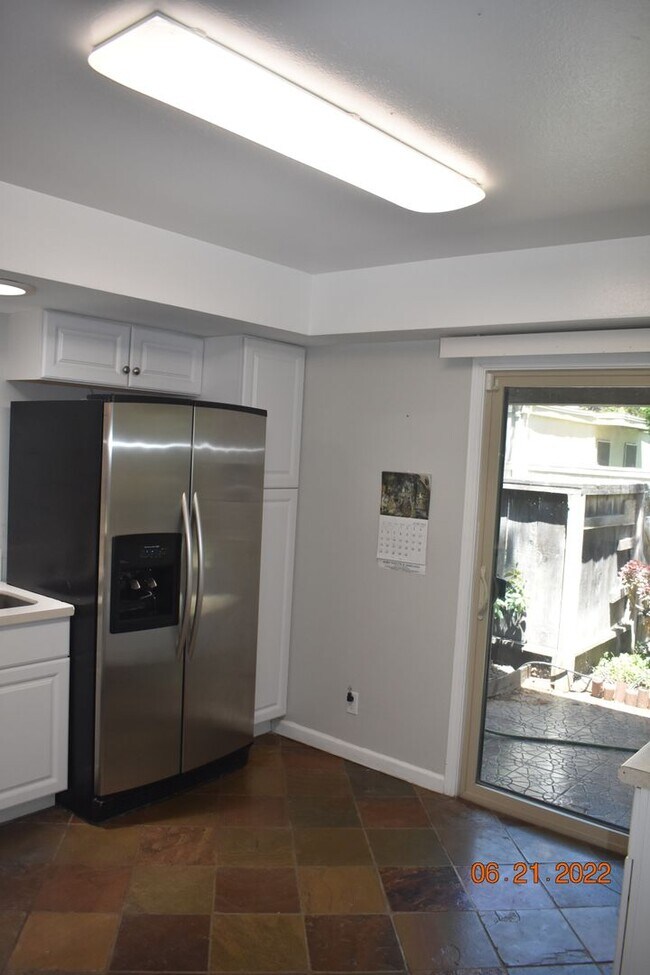 Foto del edificio - Gorgeous Three Bedroom Condo with Two Park...