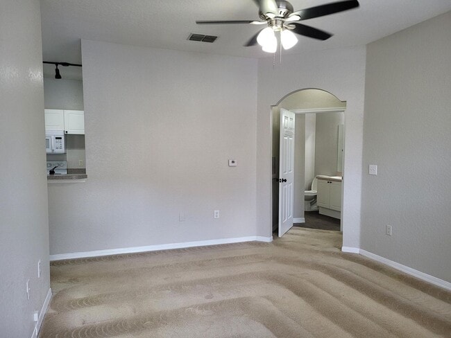 Building Photo - 828 Grand Regency Pointe