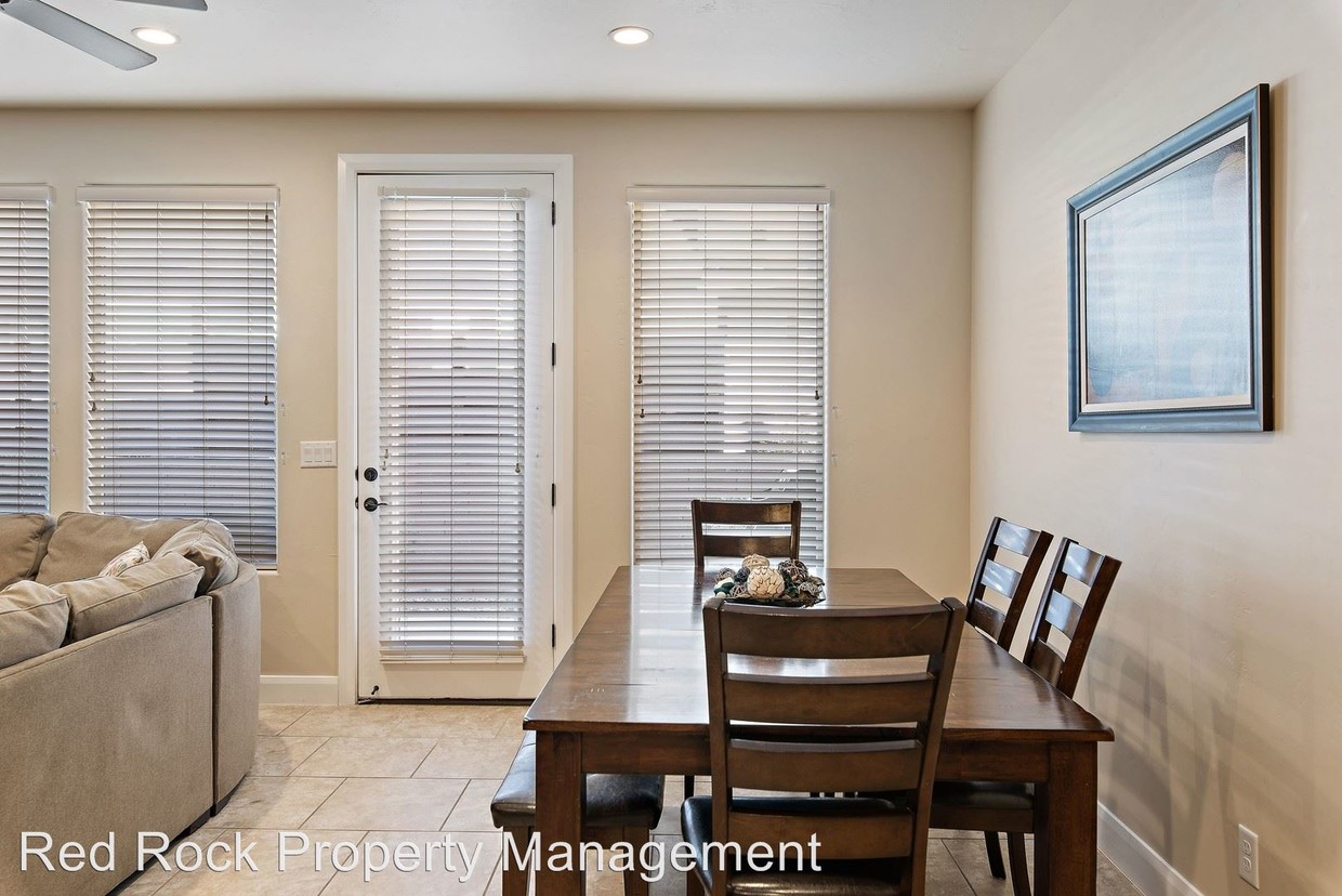 Primary Photo - 4 br, 2.5 bath House - 4153 E Torrey Pines