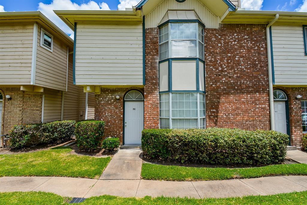 Foto principal - 8310 Wild Rose St