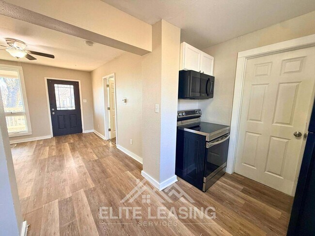 Foto del edificio - Charming 3 Bedroom Home close to Hospitals! Available Now!