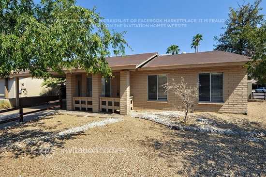 Building Photo - 1052 W Kilarea Ave