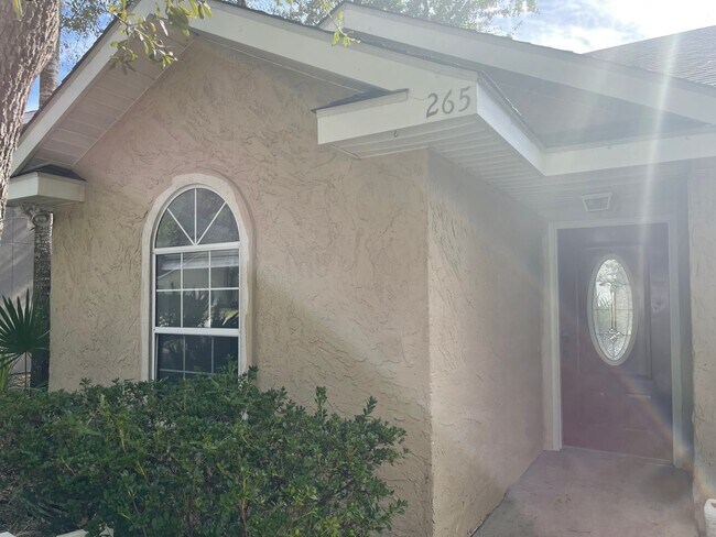 Foto del edificio - 265 Windridge Dr