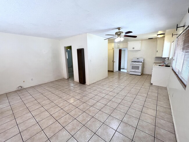 Building Photo - 33671 Beverly Dr