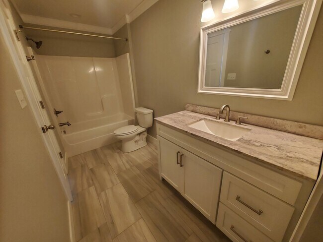 Foto del edificio - Contact Property managers Jeff and Tonia Rollins 501-626-9917