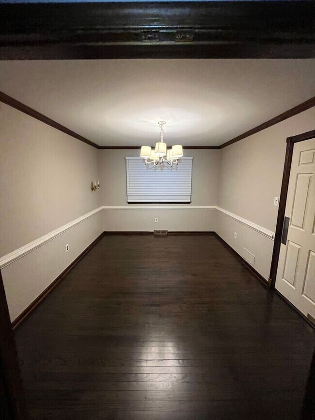 Building Photo - NOW AVAILABLE! - 31 Marshall Rd, Glen Mill...