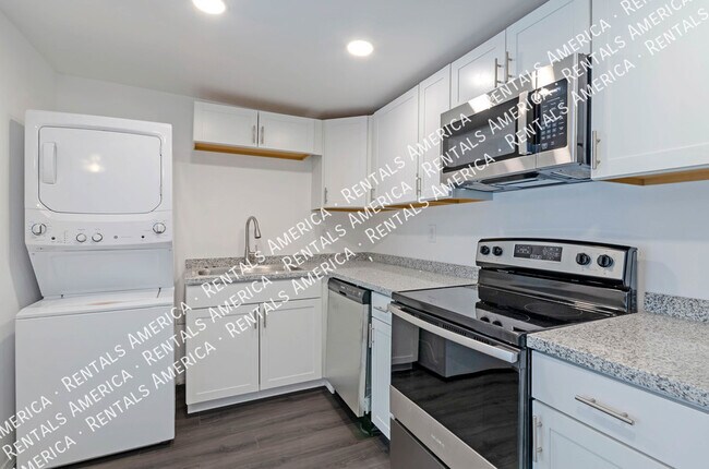 Foto del edificio - Brand New Home!  ALL UTILITIES INCLUDED!