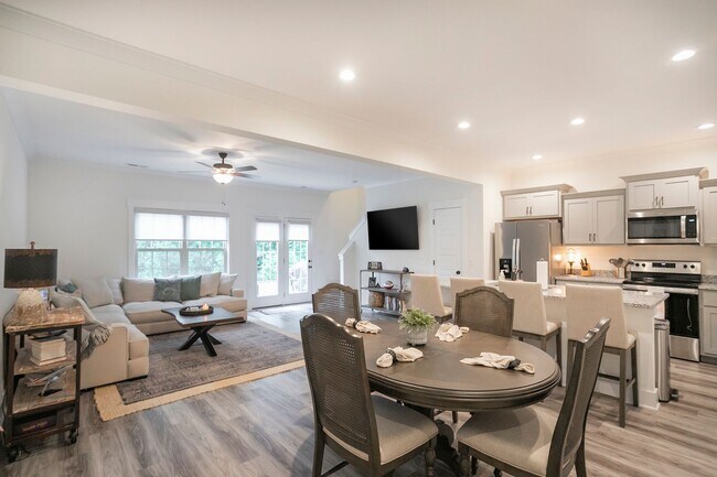 Building Photo - 3337 Alta Ln