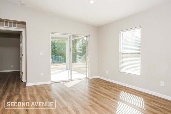 Building Photo - 404 Biscayne Dr