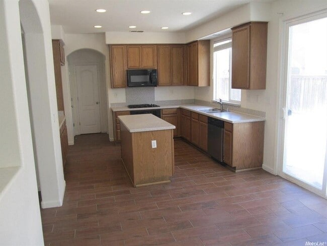 Foto del edificio - 233 American Farms Ave