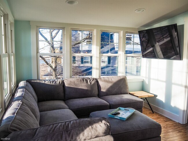 Foto del edificio - 4 br, 2 bath House - 17440 Montello Ave