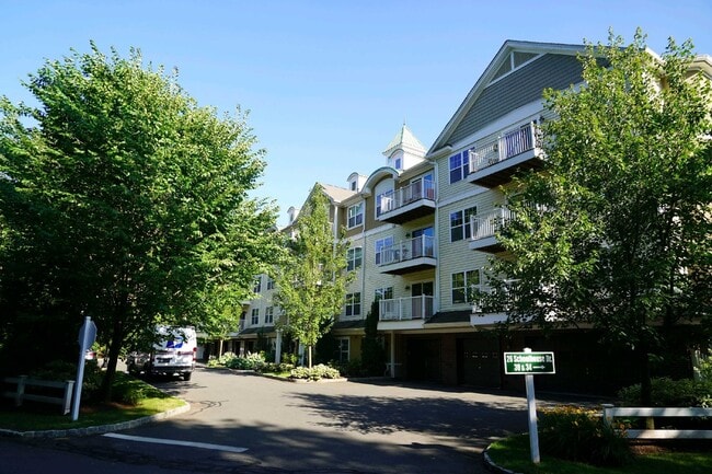 Quaker Green Professional Condo - Quaker Green Professional Condo