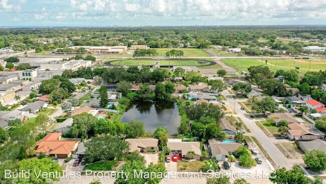 Foto del edificio - 3 br, 2 bath House - 12899 82nd Avenue
