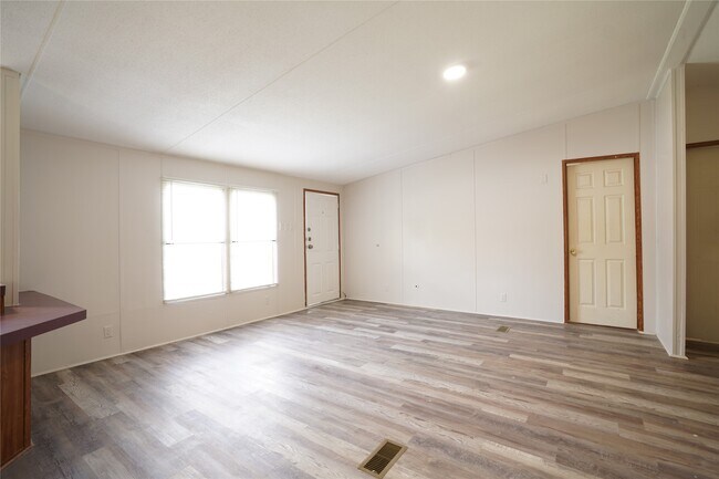 Foto del edificio - 9533 Cypress Dr